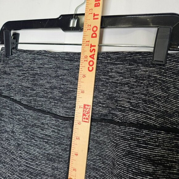 Torrid Active Black & Gray Leggings With‎ Mesh Panel Accents Size 1 - Picture 6 of 8